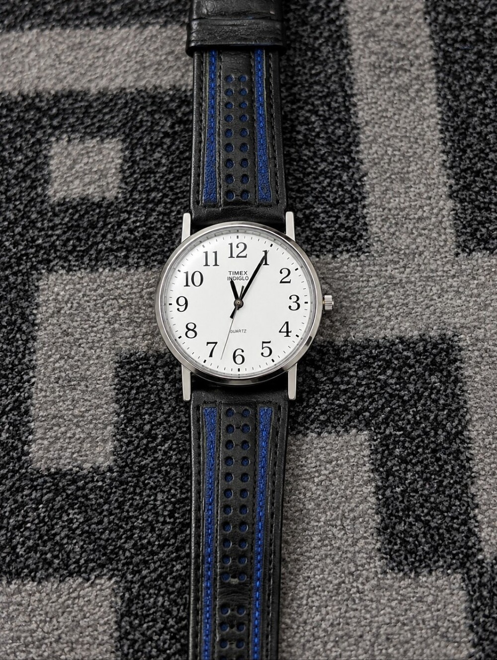 Vintage Timex Indiglo Quartz Watch White Dial Black Blue Leather Strap CC